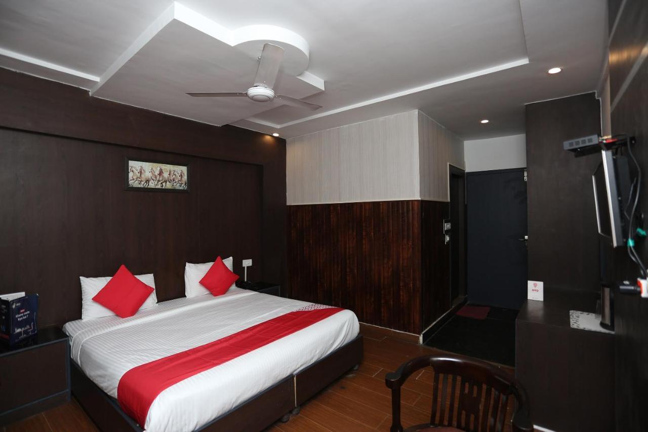 Oyo 5844 Hotel Drive Inn Raiwala Extérieur photo