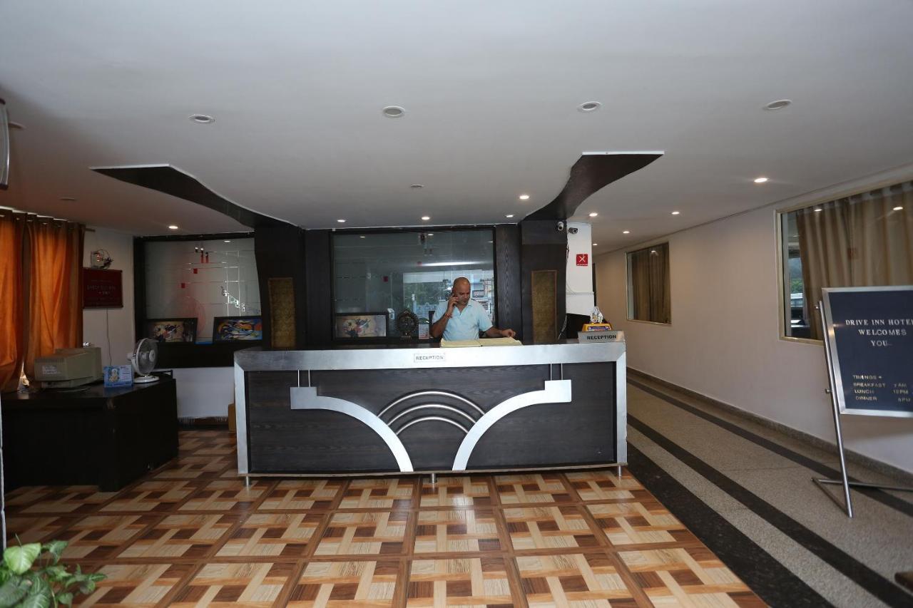 Oyo 5844 Hotel Drive Inn Raiwala Extérieur photo