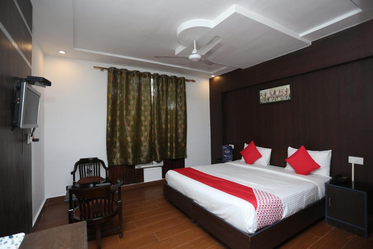 Oyo 5844 Hotel Drive Inn Raiwala Extérieur photo