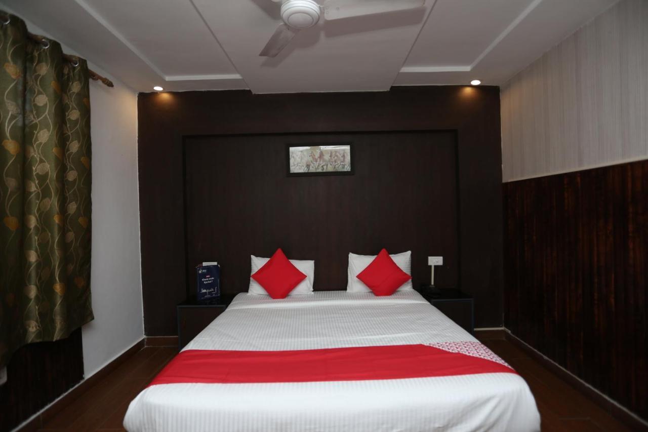 Oyo 5844 Hotel Drive Inn Raiwala Extérieur photo