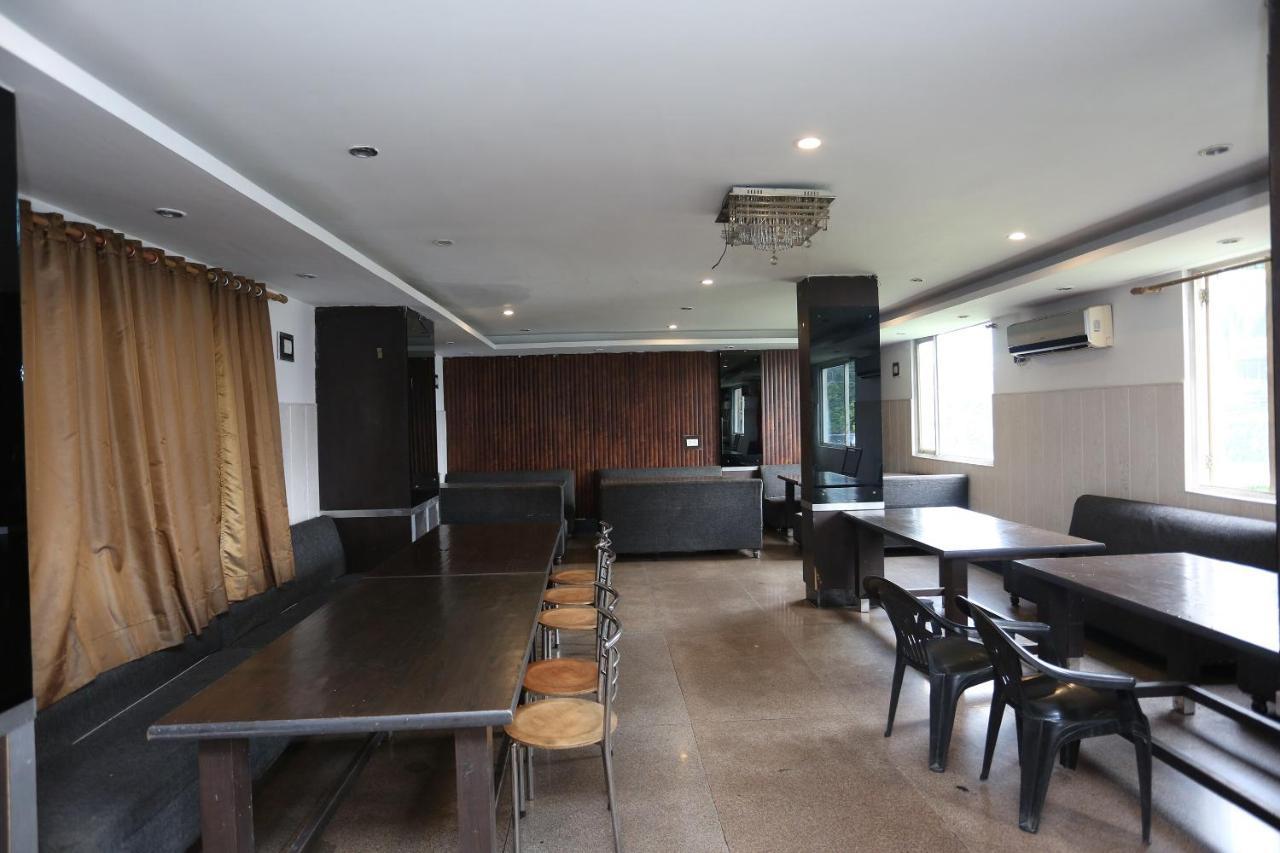 Oyo 5844 Hotel Drive Inn Raiwala Extérieur photo