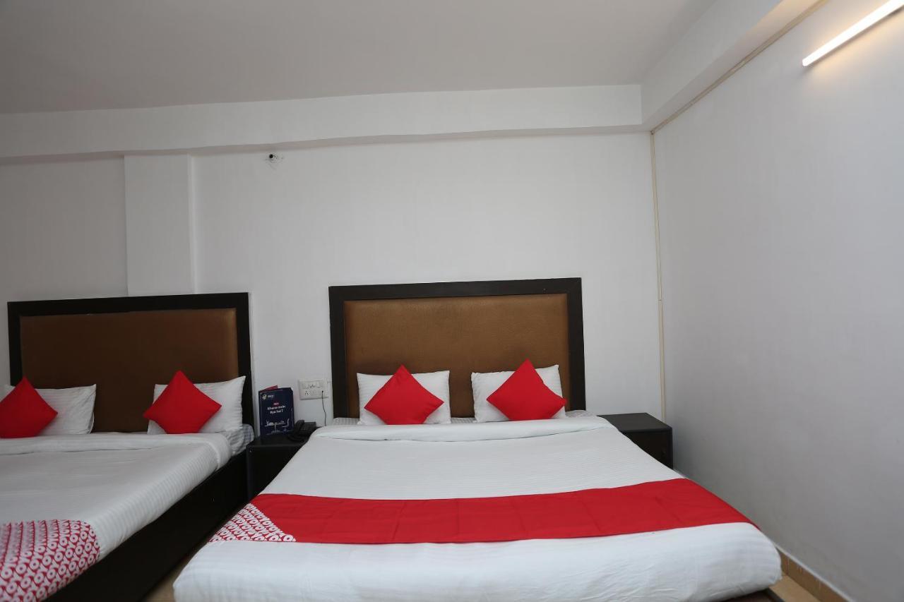 Oyo 5844 Hotel Drive Inn Raiwala Extérieur photo
