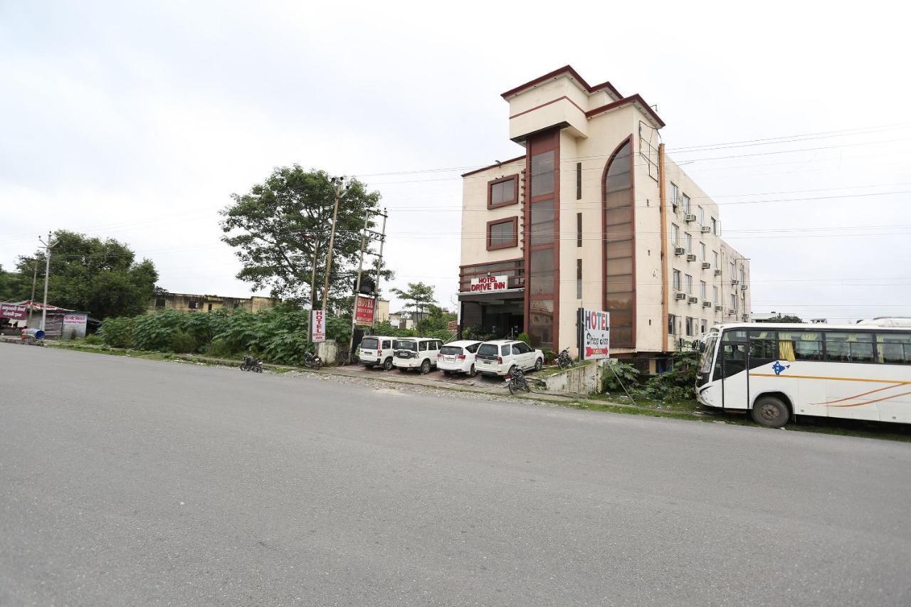Oyo 5844 Hotel Drive Inn Raiwala Extérieur photo
